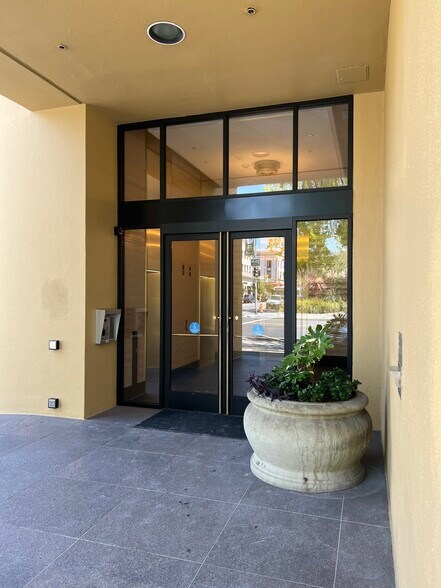 More Photos Of 300 Hamilton Ave, Palo Alto Office For Lease