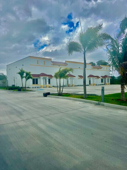 More Photos Of 2174 NW Commerce Lakes Dr, Port Saint Lucie Manufacturing For Sale