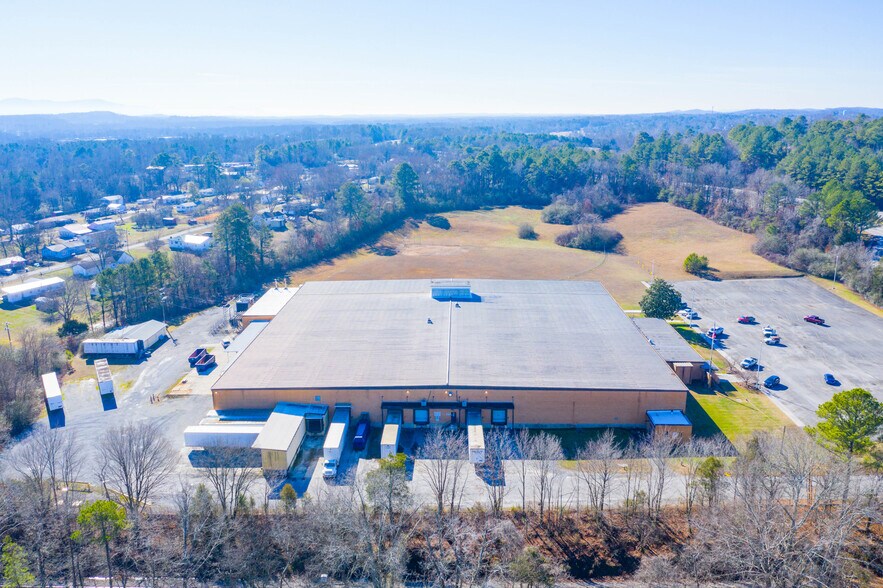 More Photos Of 2000 Overhead Bridge Rd NE, Cleveland Manufacturing For Sale