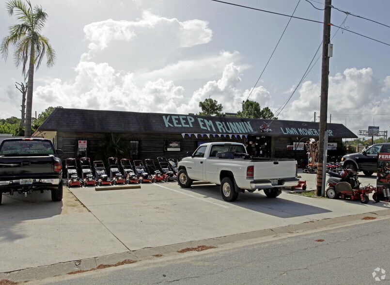 More Photos Of 4575 Capron Rd, Titusville Freestanding For Sale