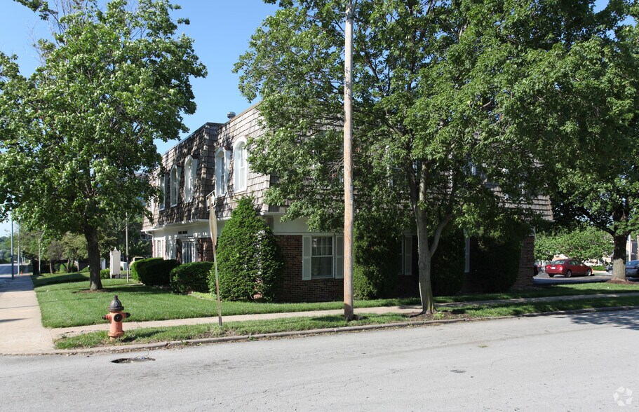 More Photos Of 4400 Madison Ave, Kansas City Office For Sale