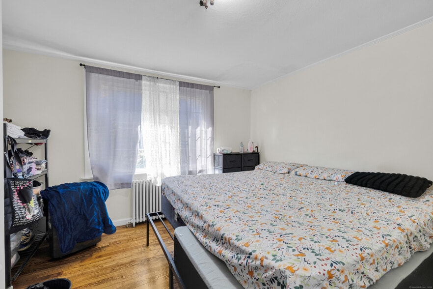 More Photos Of 93 Elm St, Old Saybrook Restaurant For Sale