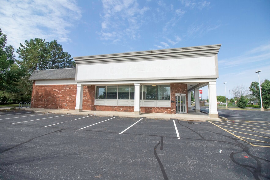 More Photos Of 601 W Sagamore Pky, West Lafayette General Retail For Lease