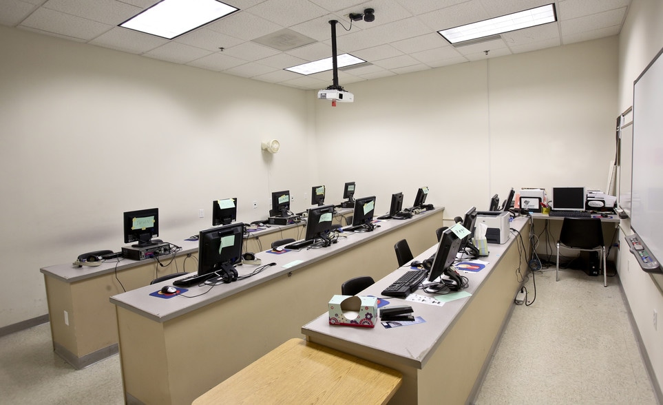 More Photos Of 3654 S Grand Blvd, Saint Louis Office For Sale