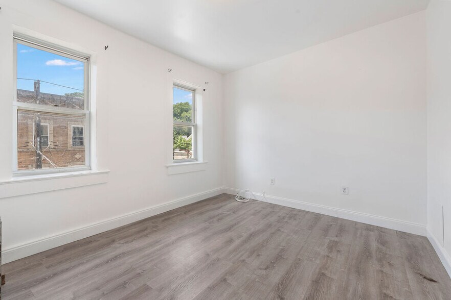 More Photos Of 415 Jersey St, Staten Island Multifamily For Sale