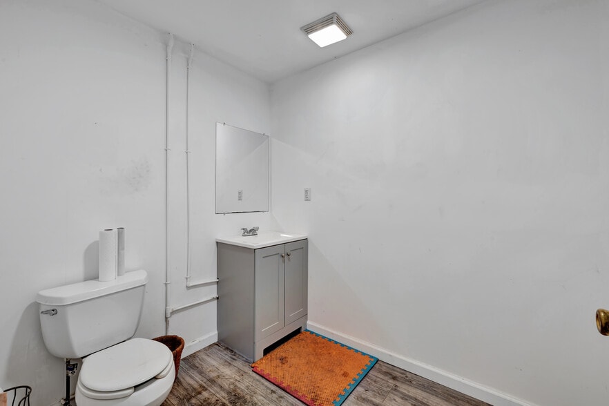 More Photos Of 73 Albe Dr, Newark Warehouse For Lease