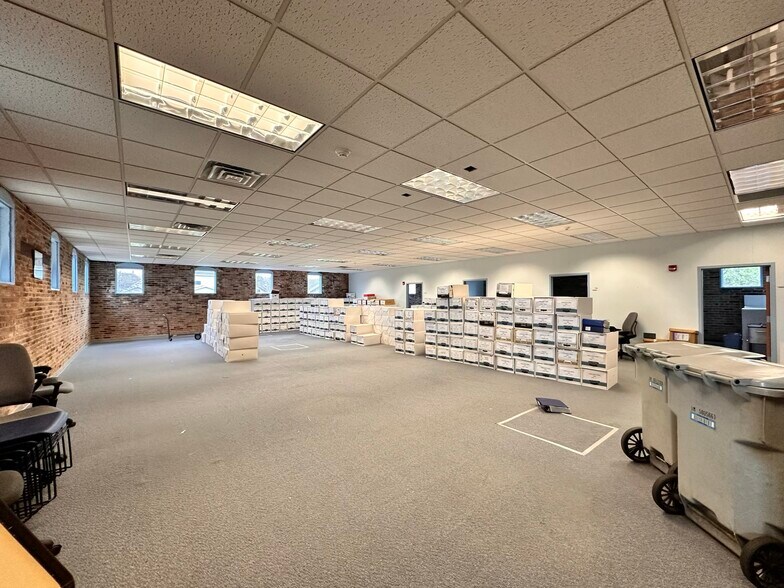 More Photos Of 118 3rd St E, Ashland Office For Sale