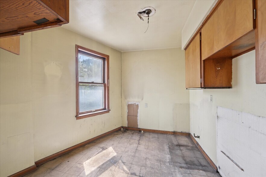 More Photos Of 5505 Lorain Ave, Cleveland Storefront Retail Residential For Sale