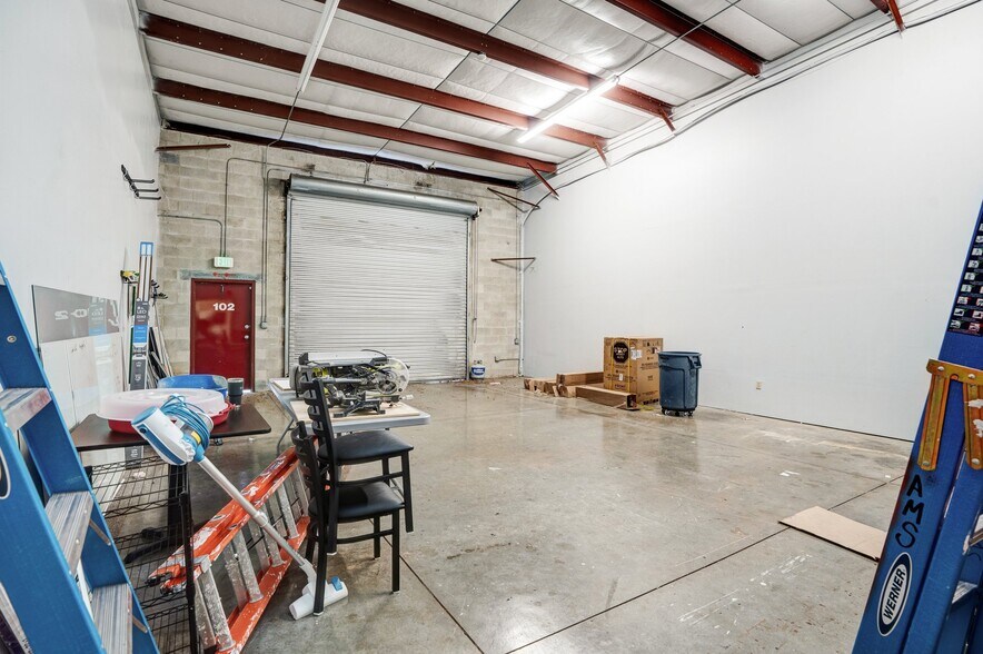 More Photos Of 1882 Porter Lake Dr, Sarasota Light Manufacturing For Sale