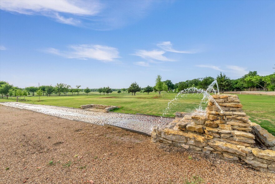 More Photos Of 1000 County Road 904, Joshua Golf Course Driving Range For Sale