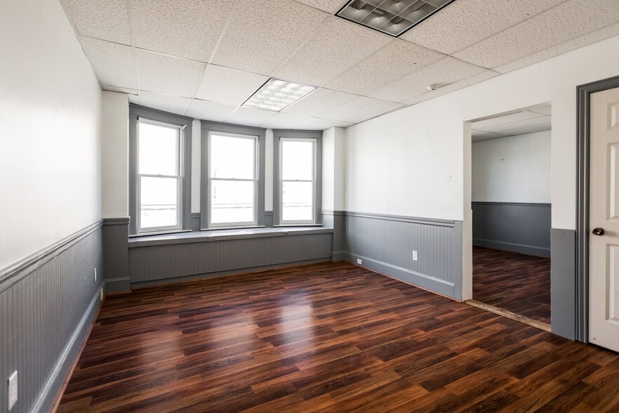More Photos Of 3442 McDougall St, Detroit Office For Sale