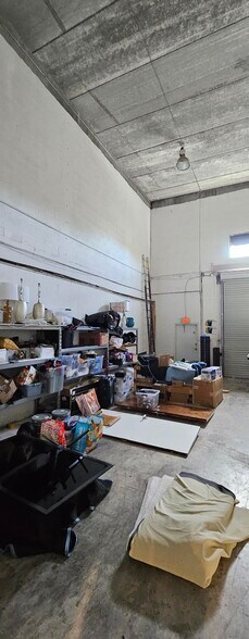 More Photos Of 2154 Trade Center Way, Naples Showroom For Sale