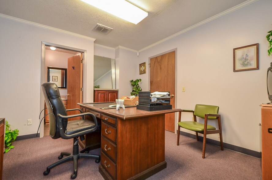 More Photos Of 9802 Homestead Rd, Houston Medical For Lease