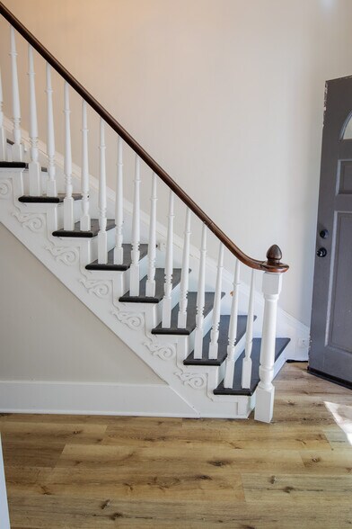 More Photos Of 324 W North St, Lebanon Specialty For Sale