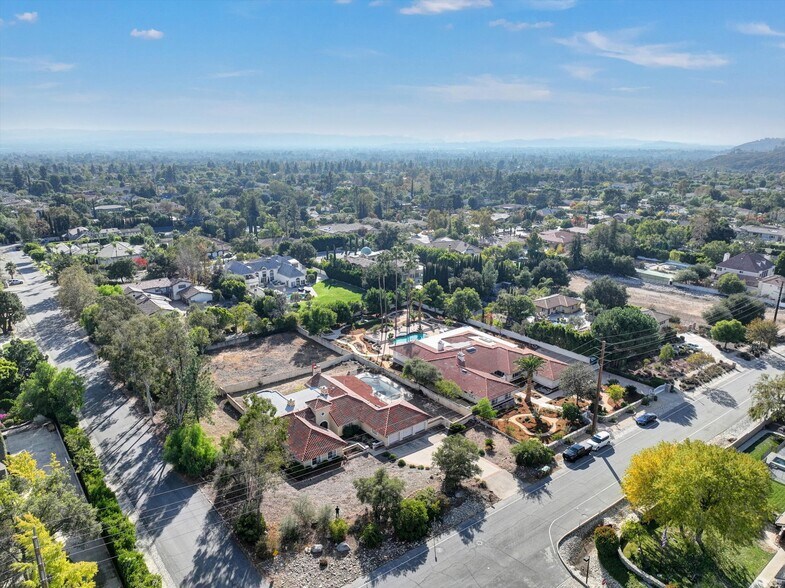 More Photos Of 784 Pomello Dr, Claremont Assisted Living For Lease