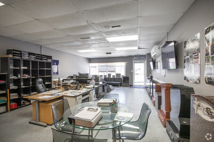 More Photos Of 718-724 N Wellwood Ave, Lindenhurst Storefront Retail Office For Sale