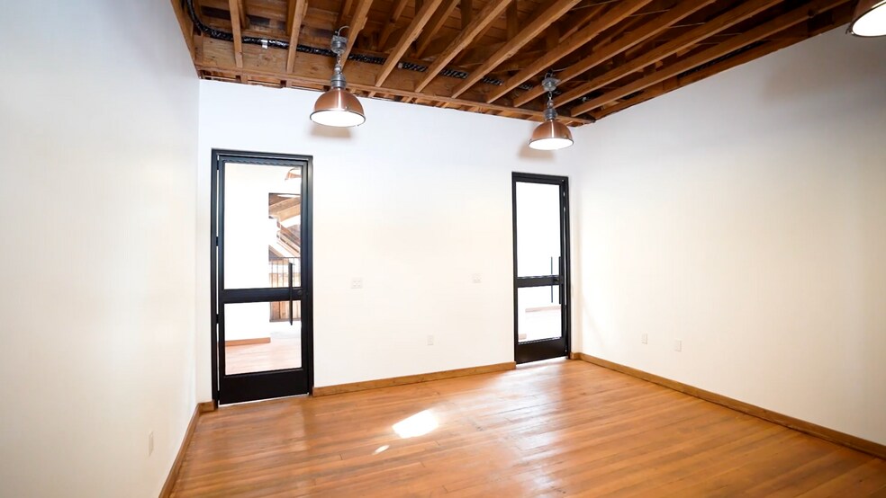 More Photos Of 1228 S Flower St, Los Angeles Light Manufacturing For Lease