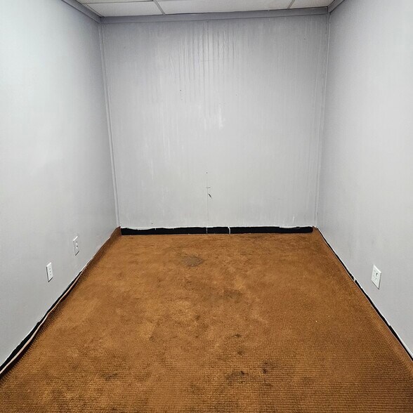 More Photos Of 7930 Pulaski Hwy, Rosedale Warehouse For Lease