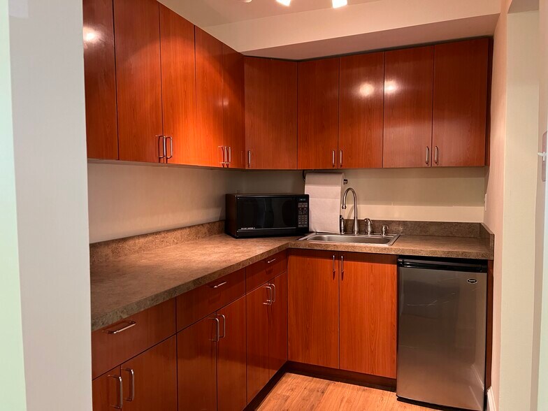 More Photos Of 528 Swede St, Norristown Office For Sale