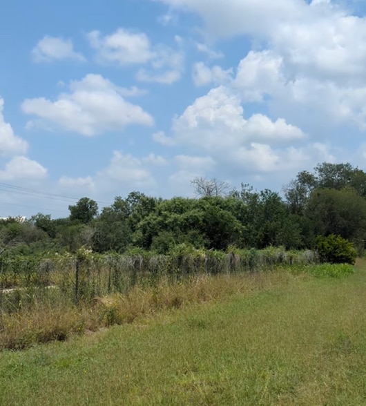 More Photos Of 102 Ernst rd, Jourdanton Land For Sale