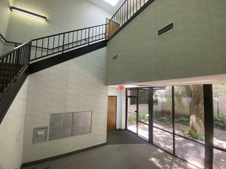 More Photos Of 212 Texas St, Shreveport Loft Creative Space For Lease