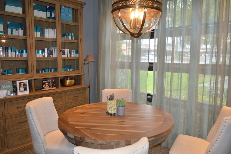 More Photos Of 1121 1st St S, Winter Haven Medical For Sale