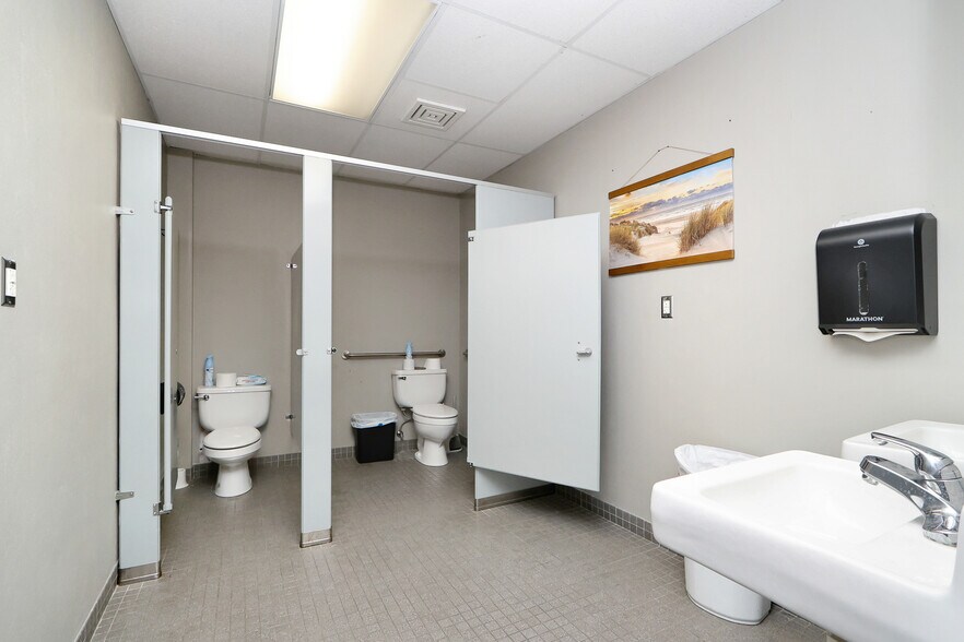 More Photos Of 1125 Westport Dr, Manhattan Office For Lease