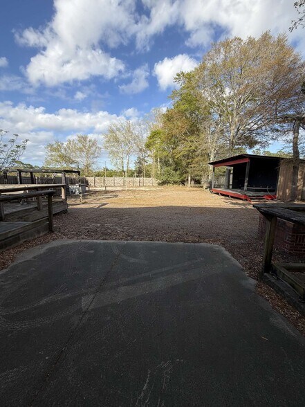 More Photos Of 2505 Carolina Beach Rd, Wilmington General Retail For Lease