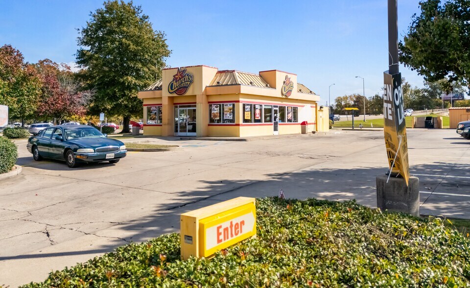 Primary Photo Of 1690 Desiard St, Monroe Fast Food For Sale
