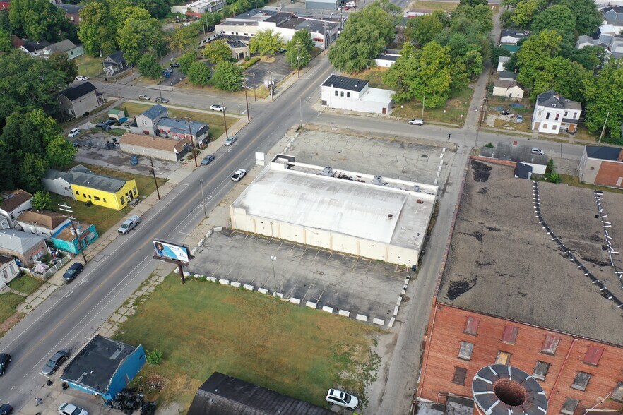 More Photos Of 2421 W Market St, Louisville Freestanding For Sale