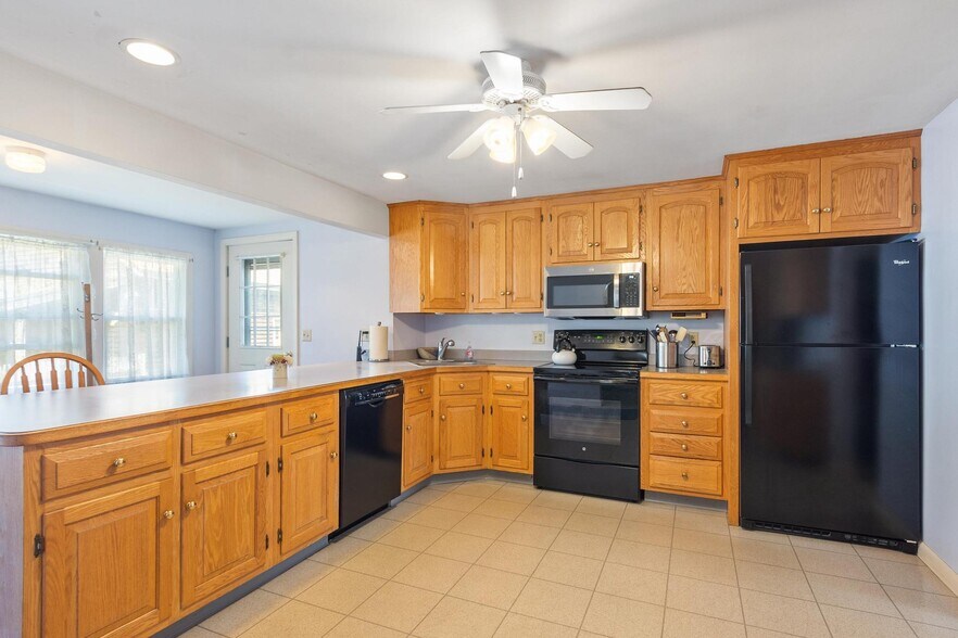 More Photos Of 50 N Spencer Rd, Spencer Garden Center For Sale