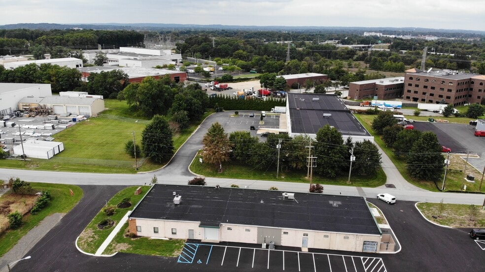 More Photos Of 17 Bellecor Dr, New Castle Unknown For Lease