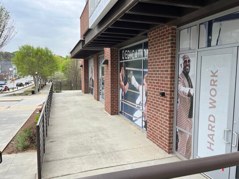 More Photos Of 120 W Trinity Pl, Decatur Office For Lease