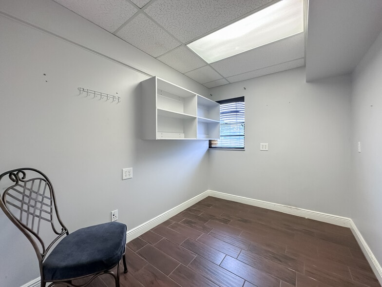 More Photos Of 107-121 Allamanda Dr, Lakeland Unknown For Lease