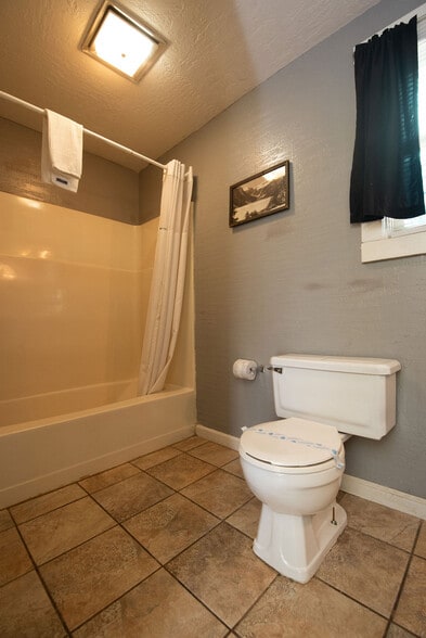 More Photos Of 18239 Main St, Jamestown Hotel For Sale