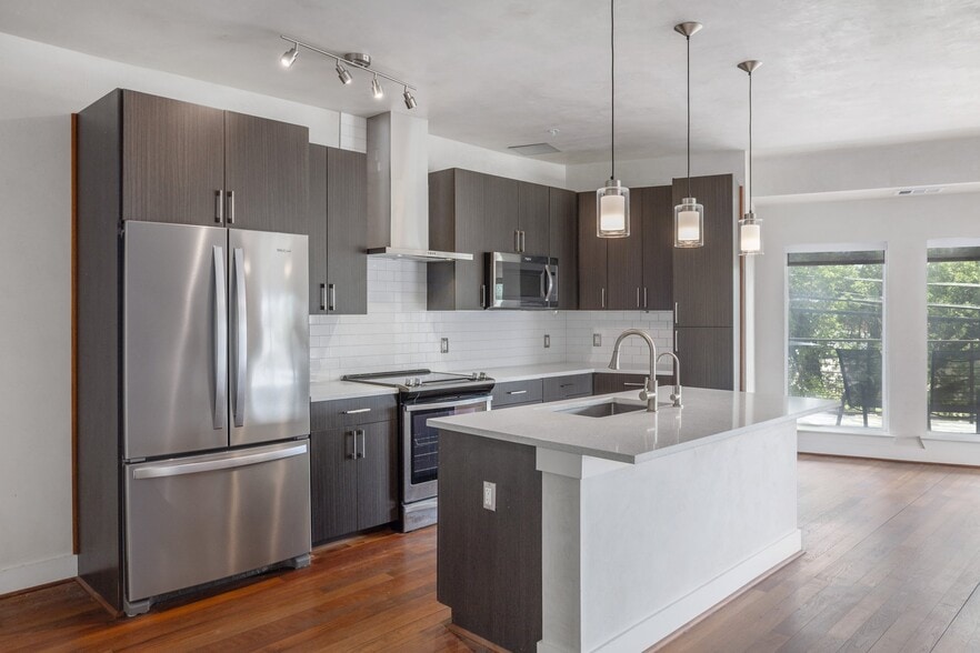 More Photos Of 6444 Burnet Rd, Austin Apartments For Sale