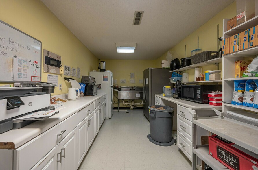 More Photos Of 1307 W Woodcroft Pky, Durham Office For Sale