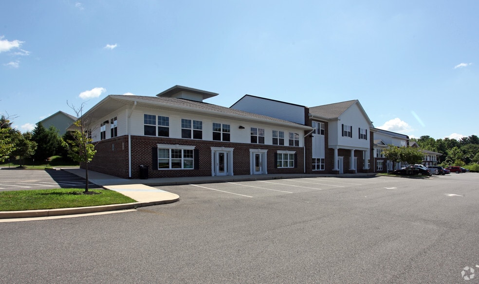 More Photos Of 8191 Jennifer Ln, Owings Office For Lease