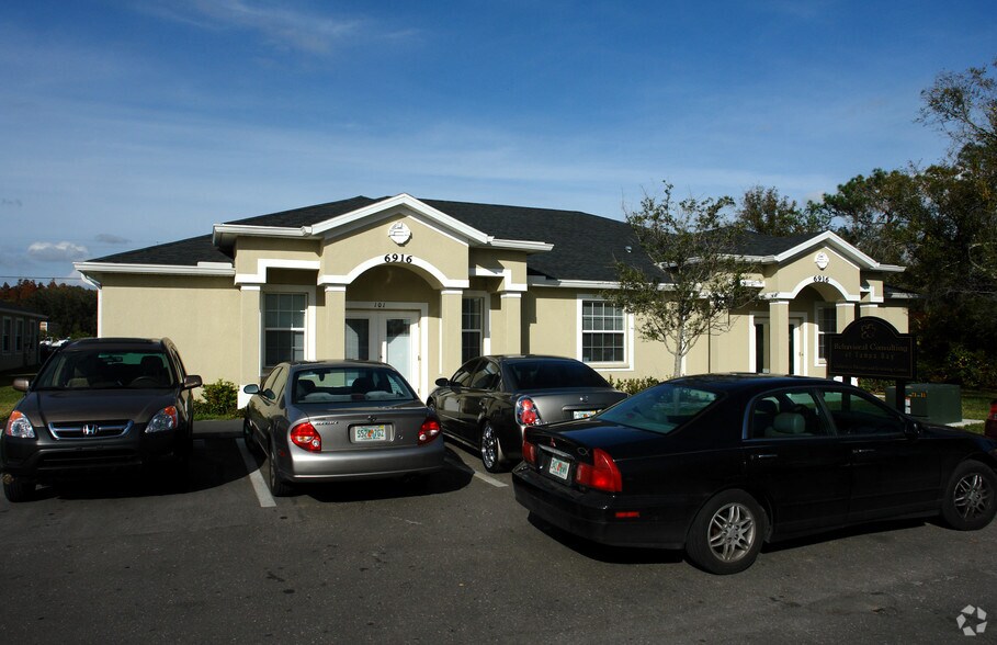 More Photos Of 6916 Linebaugh Ave, Tampa Medical For Lease
