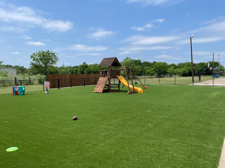 More Photos Of 6600 New York Ave, Arlington General Retail For Lease