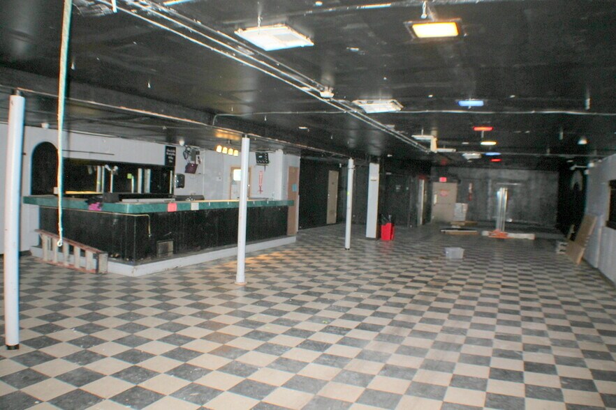 More Photos Of 6919 Lyons Ave, Houston Storefront Retail Office For Lease