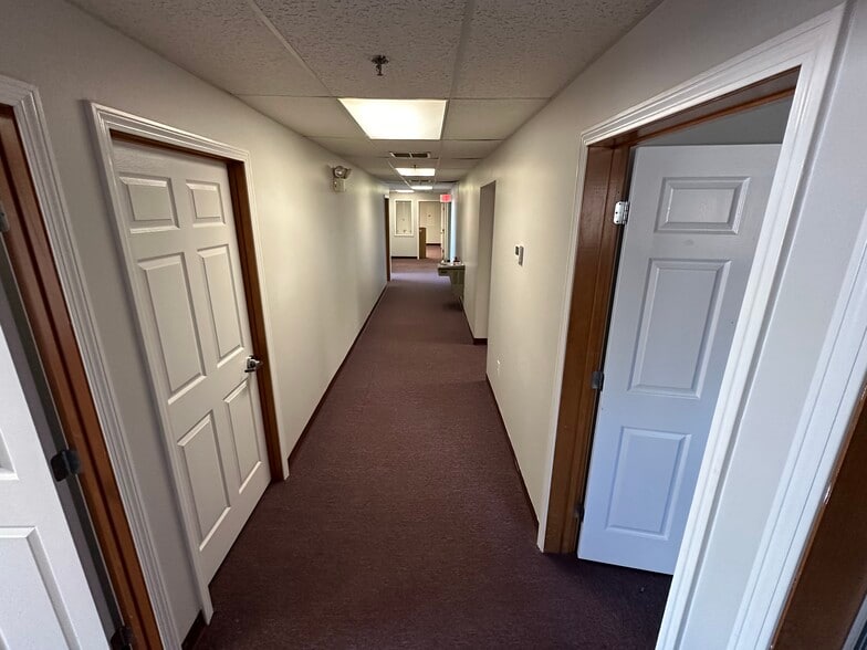 More Photos Of 61 Ffyler Pl, Suffield Unknown For Lease