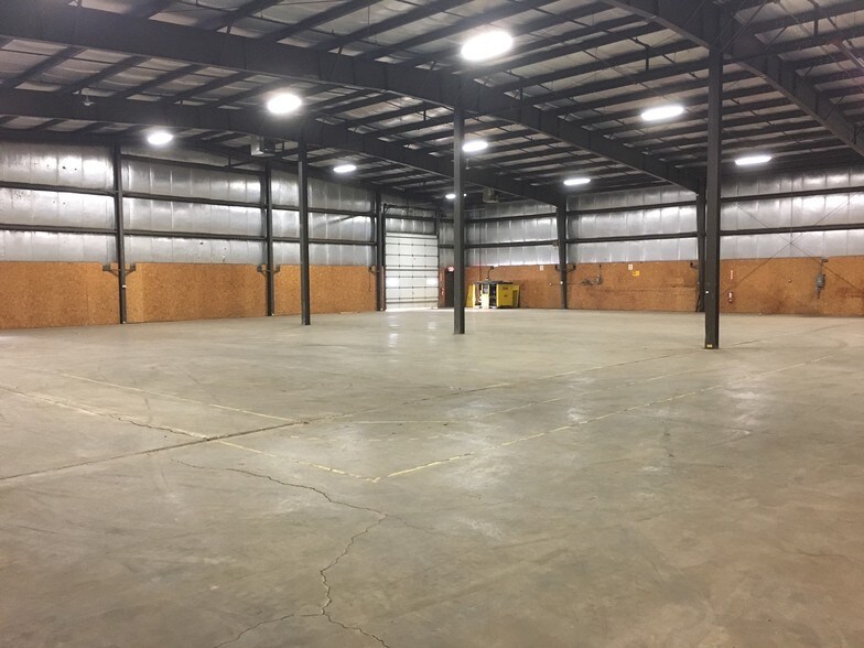 More Photos Of 11313 Smith Dr, Huntley Warehouse For Lease