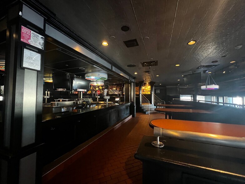 More Photos Of 407 Hackensack Ave, Hackensack Restaurant For Lease