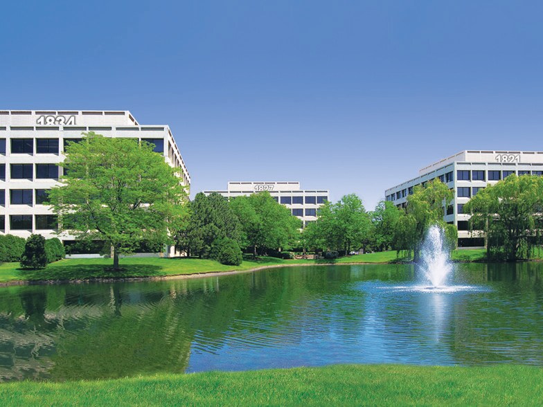 More Photos Of 1834 Walden Office Sq, Schaumburg Office For Lease