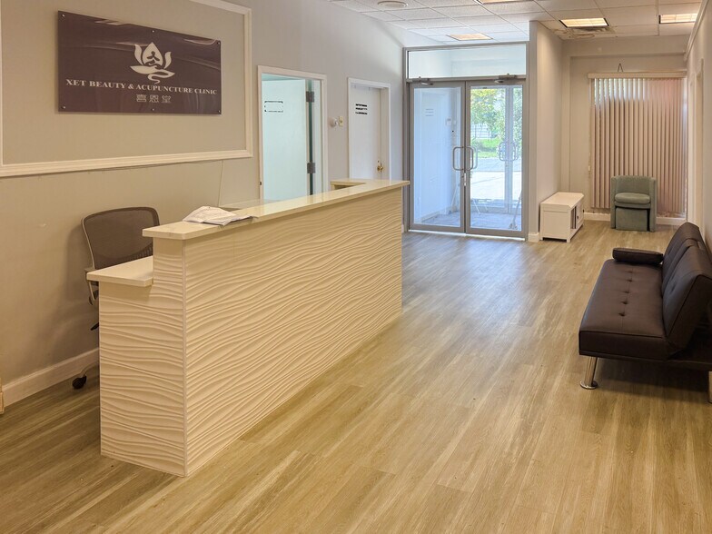 More Photos Of 18 Genevieve Pl, Great Neck Office For Lease