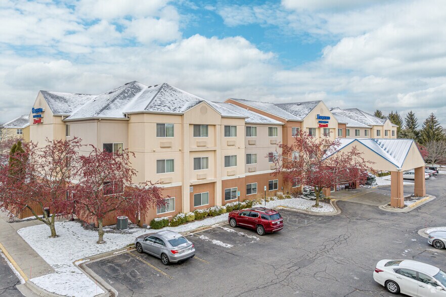 More Photos Of 3930 Stahl Dr SE, Grand Rapids Hotel For Sale