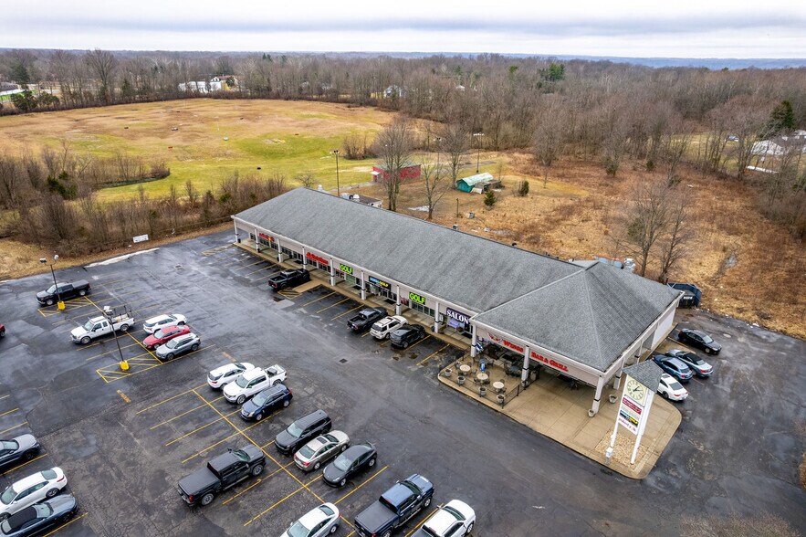 More Photos Of 2235 Bauer Rd, Batavia Unknown For Lease