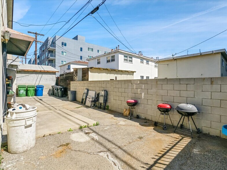 More Photos Of 1042 S Oxford Ave, Los Angeles Apartments For Sale