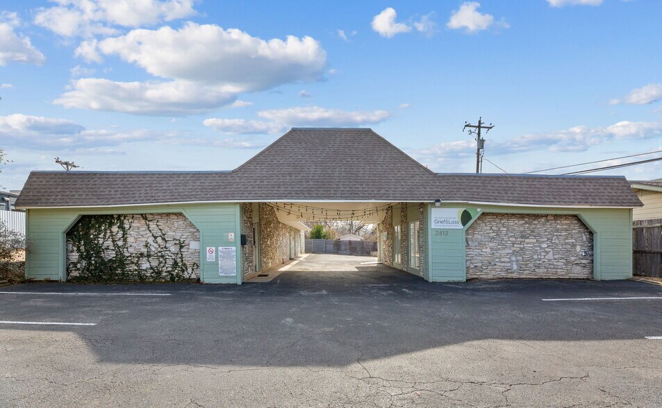 More Photos Of 2413 Greenlawn Pky, Austin Office For Sale